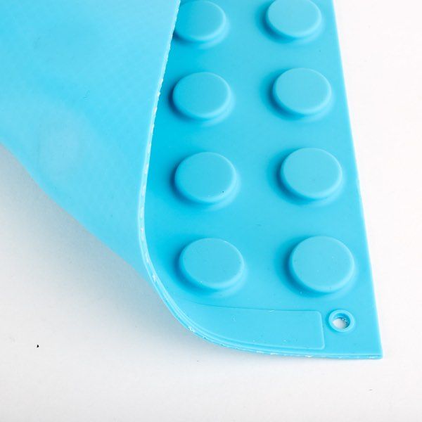 Surgery Unit Medical Mat For Surgical Sharps During a Procedure.